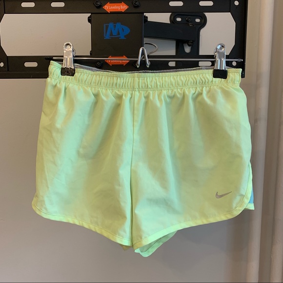 Nike running shorts - Picture 1 of 3
